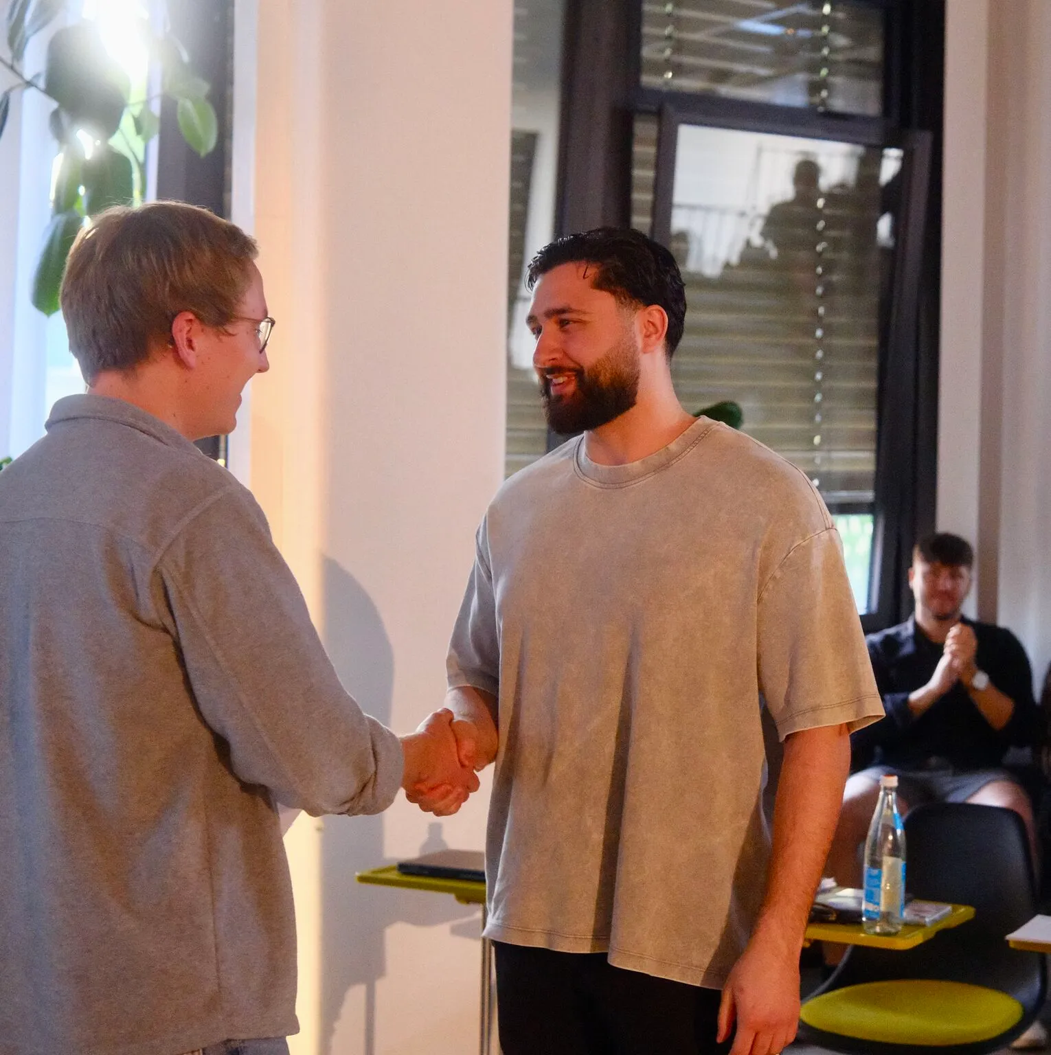 Handshake nach dem Pitch im REACH Validation Lab